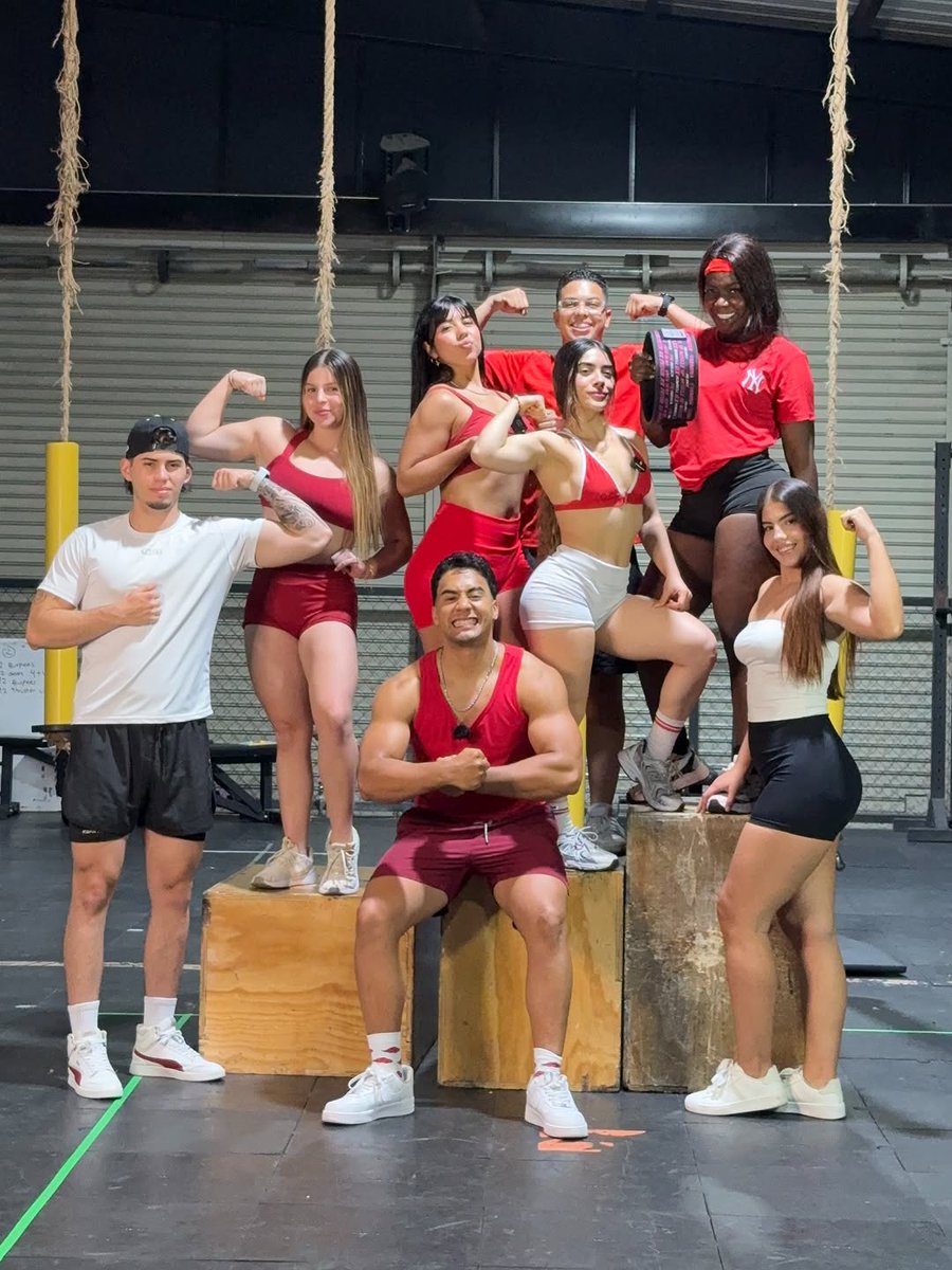 andreiitha_aiu8's tweet photo. Sobrevivimos 24 horas en el reality de mr beast! Y enserio Pasamos todo el día intentando superar pruebas físicas y mentales muy intensas, a pesar de que fuimos muy competitivos también nos divertimos demasiado! Especialmente en la prueba 1 y 3 😆, va... https://t.co/tgTUtVhS6L