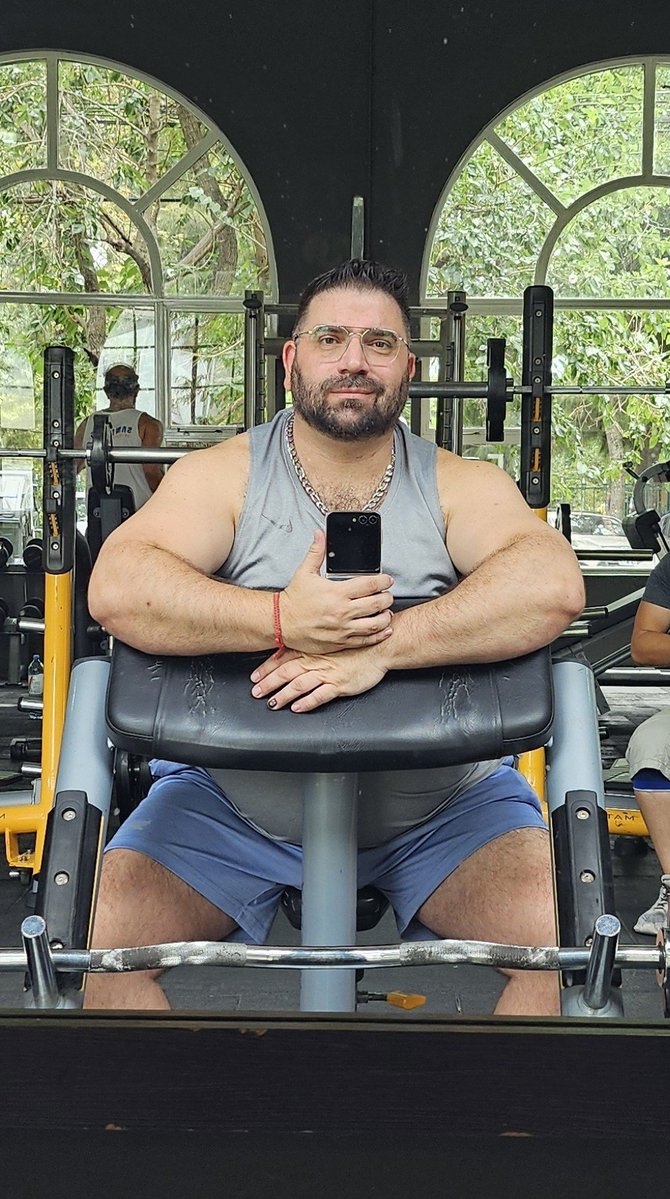 MarcoBearAR's tweet photo. i can make you laugh, be your teddy bear… or take you down to the dungeon ⛓️😈🐻
which one do you want me to be? https://t.co/mgjksGBExd