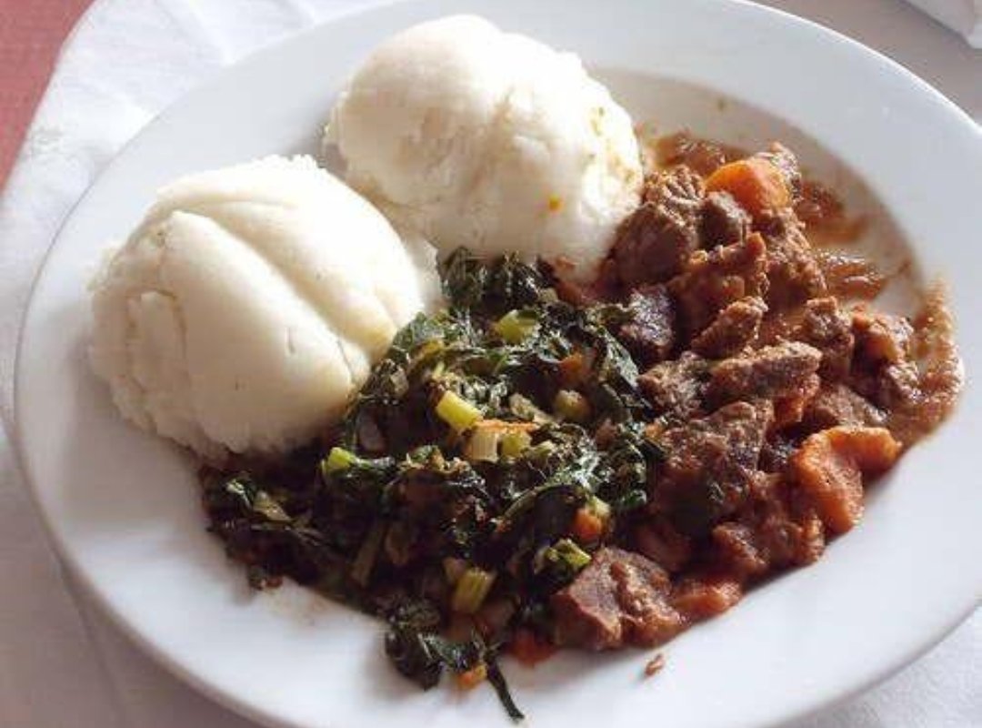 MisoziZuluu's tweet photo. 🍲🇿🇲 Traditional Zambian meals tell stories about agriculture, seasons and community. Preserving local recipes isn't just about food—it keeps cultural knowledge alive and gives younger generations a connection to their heritage.
#Zambia #Food #Culture #Heritage https://t.co/Vvak1Sqtyd