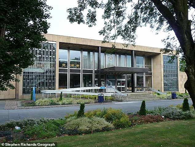BasilTheGreat's tweet photo. 🚨BREAKING: Four men have been charged with raping schoolgirls in Kirklees, West Yorkshire

3 of them are Muslim Pakistani migrants and one of them is described as 'white European'

The girls were just 14 years old https://t.co/FyE2UT2I6v