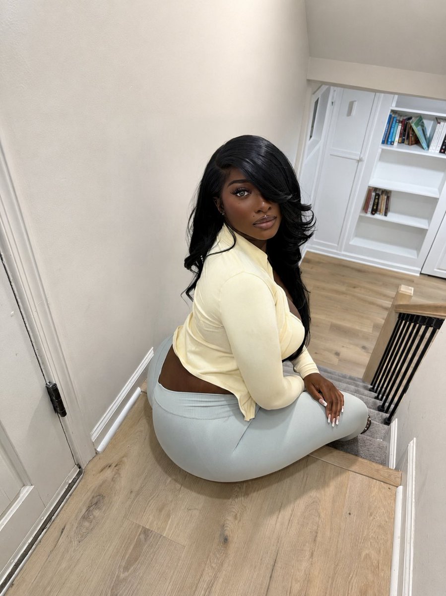 Khadibankss's tweet photo. Can’t wait to drop these on MySpace 🫧 💛 https://t.co/ZXu2r39ZSj