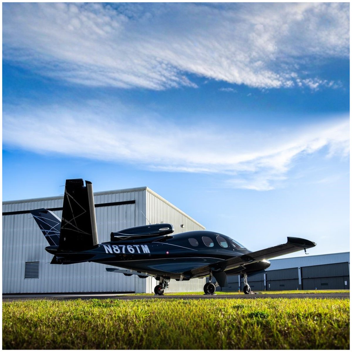 ControllerEmea's tweet photo. ✈️2025 Cirrus Vision SF50-G2+

Click the link to learn more about this aircraft: 🔗https://t.co/uZwiSYNmsM

🛩️203 Total Time | Williams FJ33-5A | Garmin Perspective Touch+ Avionics | FIKI Certified | CAPS Parachute System

#Controller #CirrusVisionJet #SF50 https://t.co/ht5CAFytjB