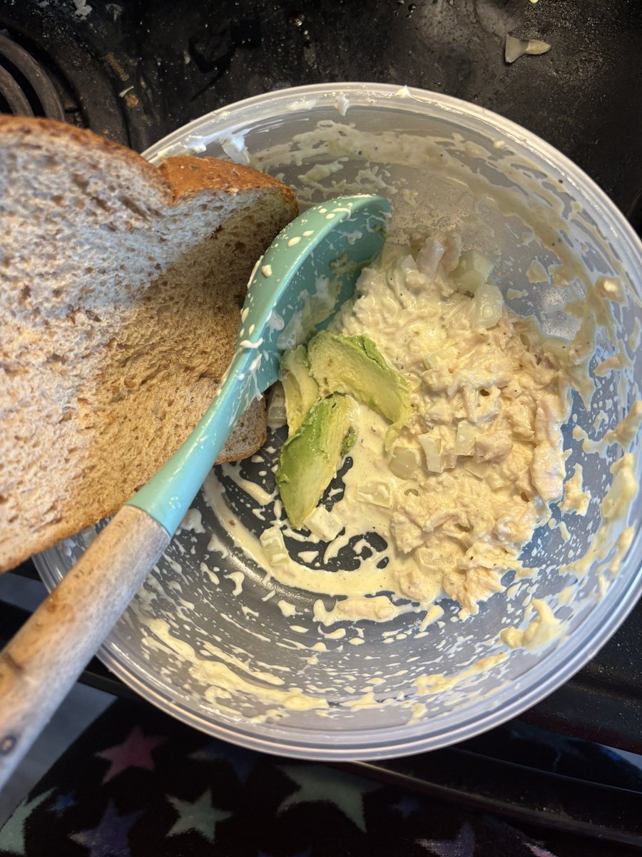 fattyang3l's tweet photo. 500 calorie slop my mom made😭😭 her love for mayo will destroy me https://t.co/rBTdrZRQVm