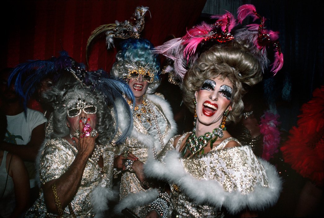 aseelswaid9's tweet photo. Carnaval de 1980, Rio de Janeiro. Bruno Barbey. https://t.co/h2xmmV7eAD