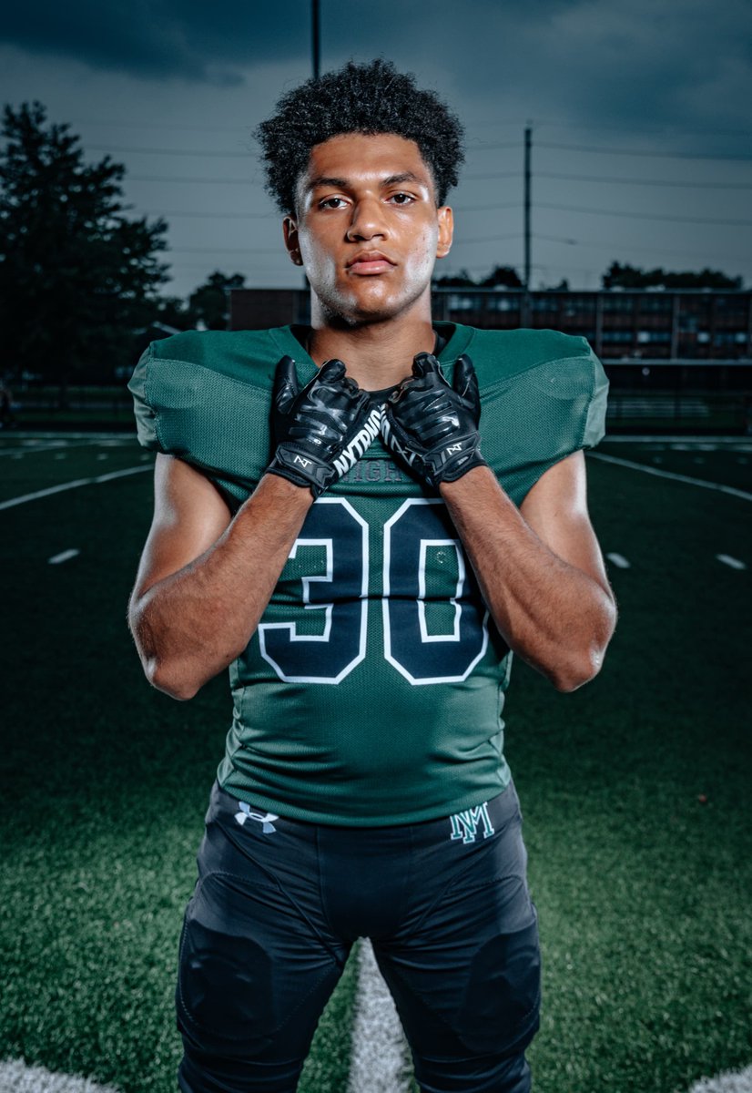ktylersaint21's tweet photo. Media Day.. 
Final Year!!!!!!!!
@NMfootball @coachjmyles
#highschoolfootball
#newmilfordnj
#senioryear https://t.co/jXbzbBrkUT