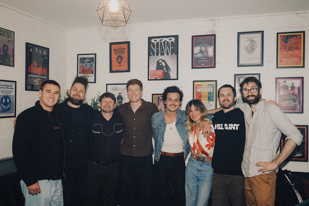 MARCOSMELO13's tweet photo. AUSTRALIA • we are waiting to board our flight to new zealand, and we just want to say a heart-full thank you to everyone who came to one of these shows. we had the greatest tour and we love you dearly—until next time 😘 https://t.co/ZR8CWPCdGQ