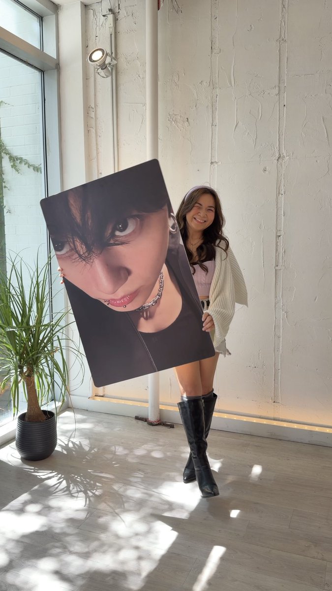 sweetbtsot7's tweet photo. HUGE ASS PHOTOCARDSSSS

https://t.co/LUN3HmtdHS https://t.co/LH3HFaVuTD