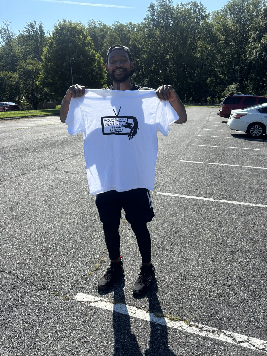 Houzmazoo's tweet photo. Houzmazoo Network Shirts for sell $30 larges sold out only small &amp; medium left senior citizen discount $20 https://t.co/WlneTggdgZ