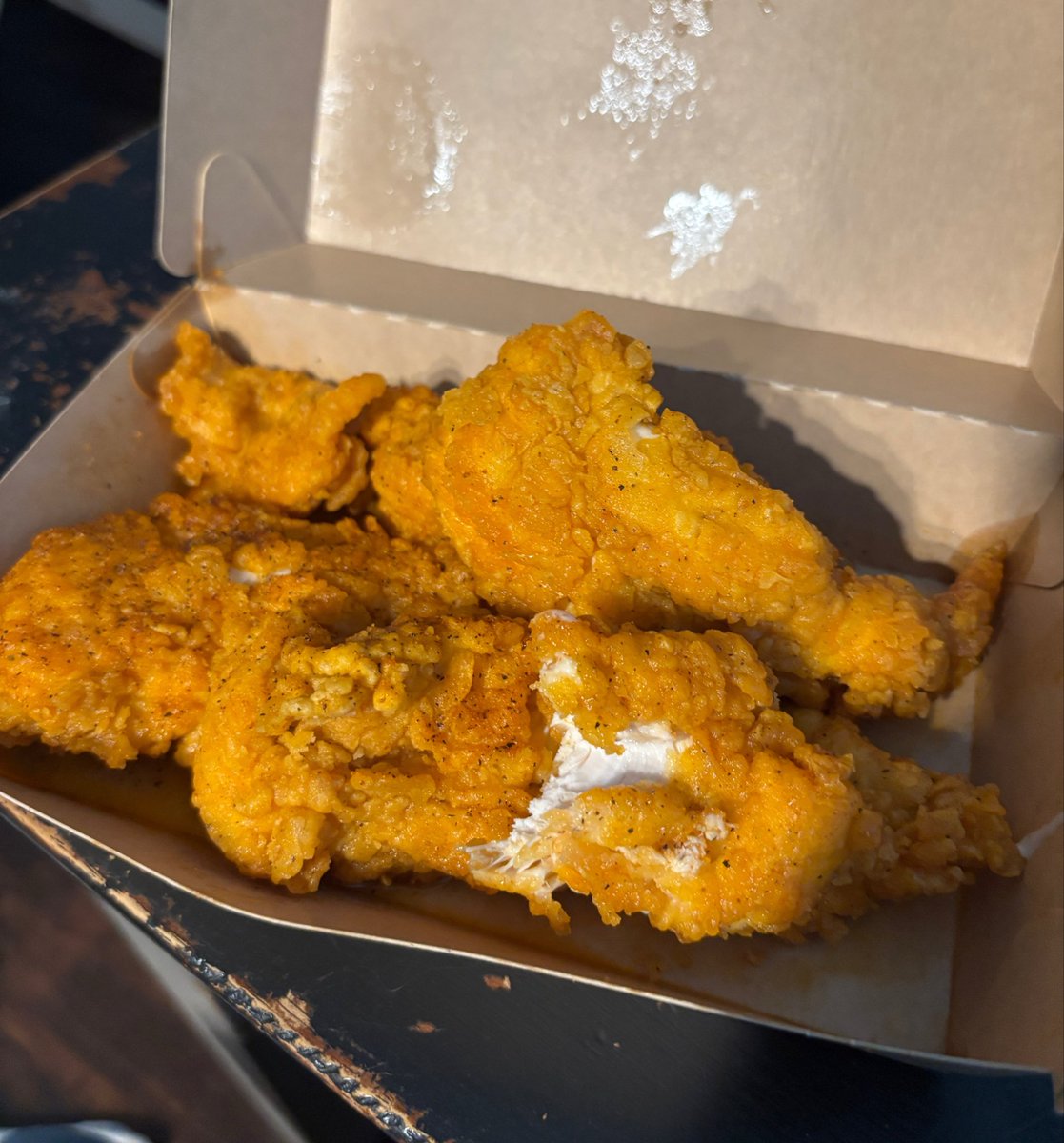 valliisill's tweet photo. My job is gonna make me fat https://t.co/e18nd6JwXZ
