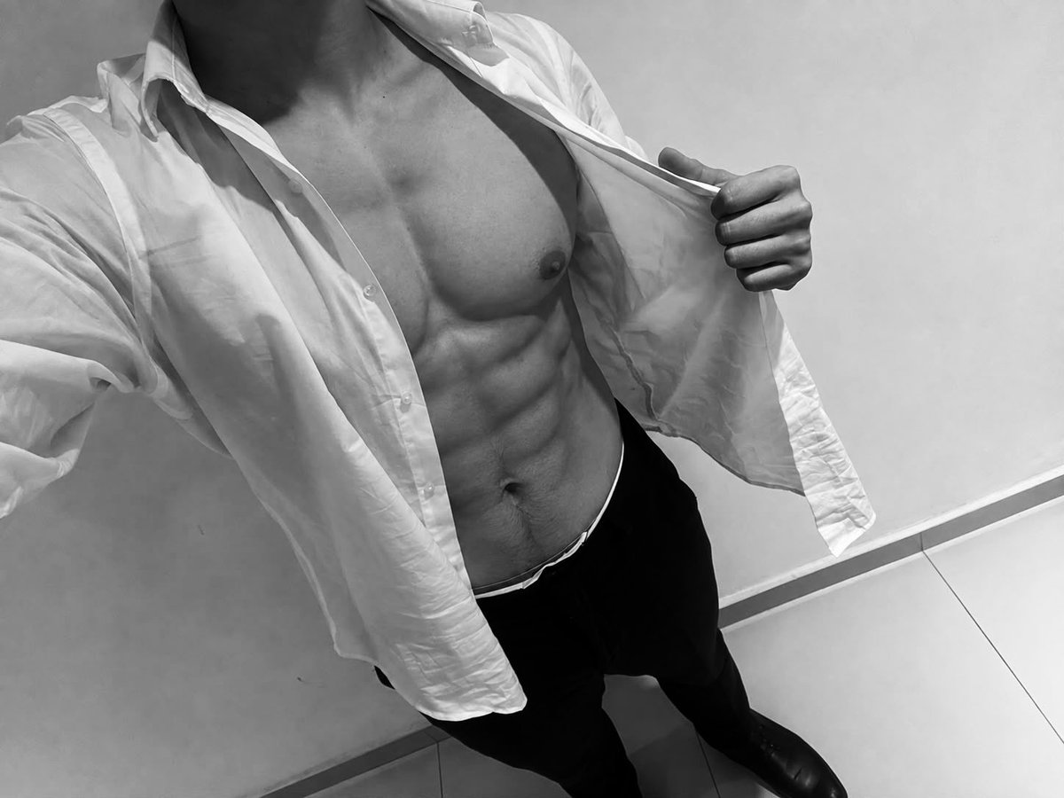 shotz_______'s tweet photo. Me veo bien con camisa ? https://t.co/e3whoVl6zI