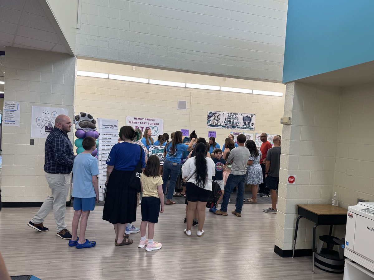HembyBridgeESNC's tweet photo. Thank you to our Bulldog families & community for a fantastic Open House event! We are so incredibly grateful! Looking forward to an amazing year ahead! #BulldogStrong @UCPSNC @AGHoulihan @boatcandice @GinaChisum1 @MrsDeal_AP_HBES https://t.co/TsmjGeszzT