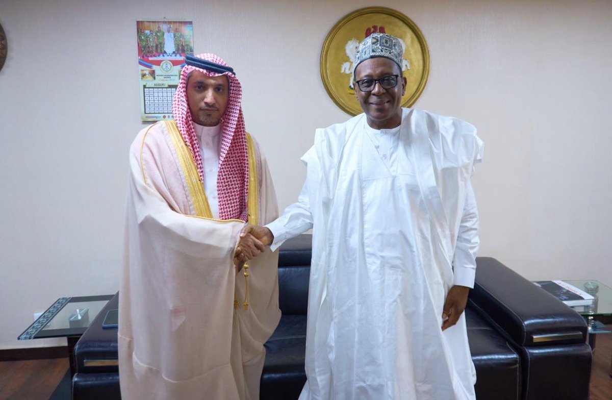 KSAembassyNG's tweet photo. Ambassador Yousef bin Mohammed Al-Balawi met with H.E. Prof. Muhammad Ali Pate, Coordinating Minister of Health and Social Welfare, to discuss strengthening Saudi-Nigeria bilateral health cooperation and further enhancing relations in this vital sector. https://t.co/T28YrUMHyw
