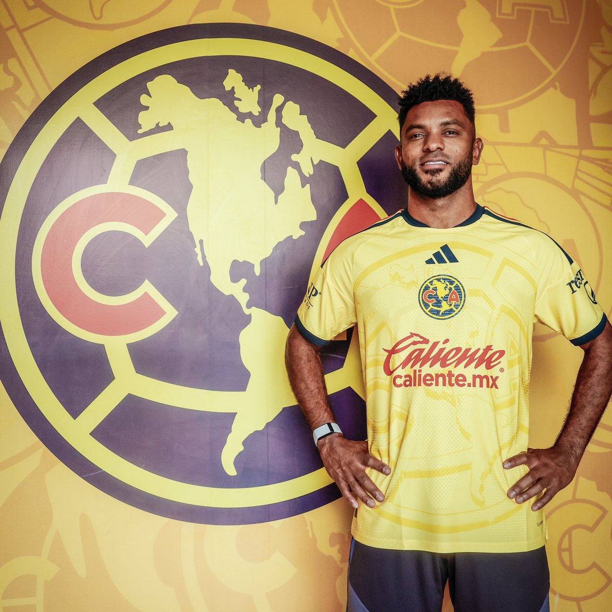 ClubAmerica's tweet photo. ¡Vamos con todo, Miguel Borja! 👊😤

Es momento de demostrar en la cancha y dejarse la vida partido a partido, unidos por los mismos objetivos. 🦅

#MiguelBorjaEsÁguila https://t.co/WFXI4me6Xp