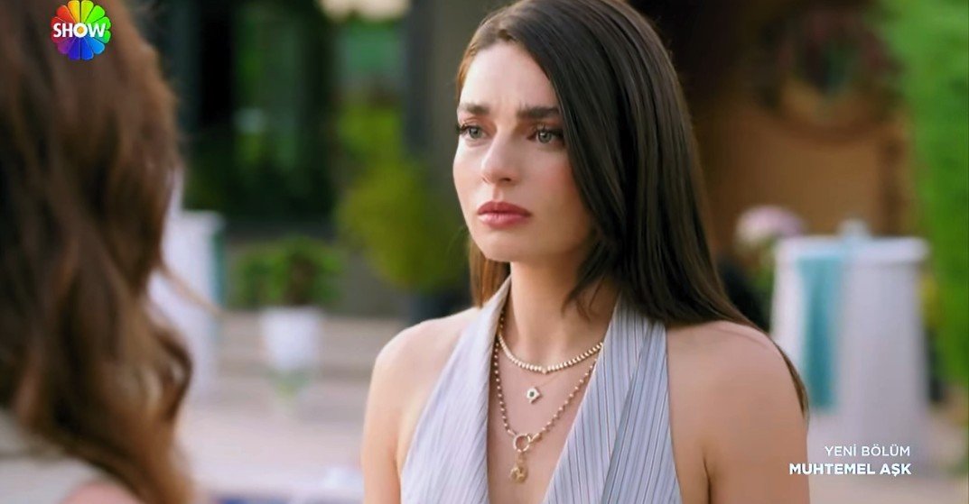 HrSafae's tweet photo. Ayyy Defne ... Yazik .... She is crying .... She is regretting everything.....
#muhtemelaşk https://t.co/LkxmBcabsy