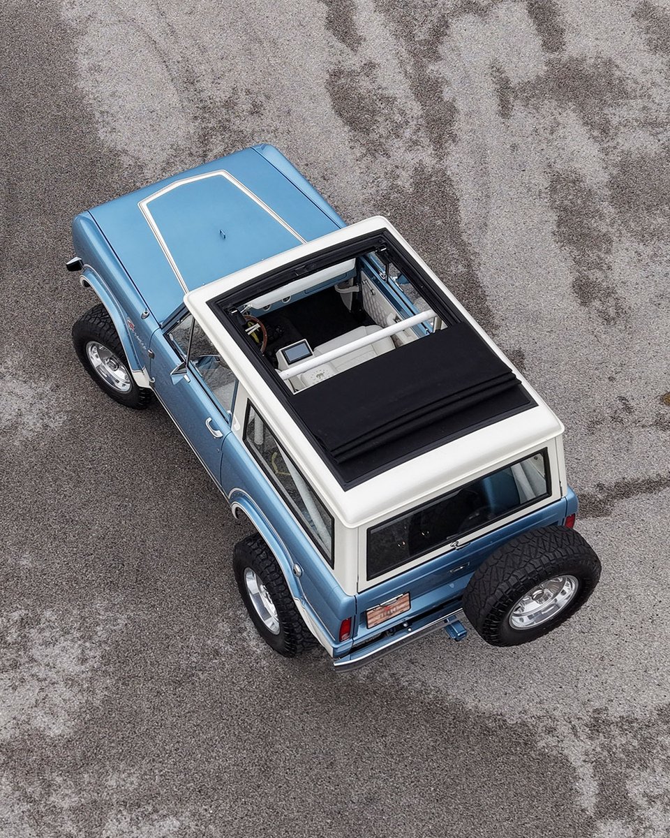 GatewayBronco's tweet photo. Came for the Brittany Blue. Stayed for the interior.
Soft white leather, diamond stitching, hand-painted Ranger stripes, and Freedom Top versatility when the drive opens up.
#gatewaybronco #dreamstodriveways #classicbronco #fordbronco #handcrafted https://t.co/FbysS6H15R