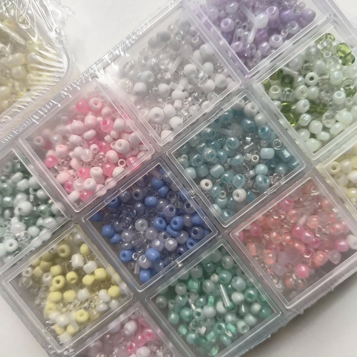 celeste_charmss's tweet photo. Glass pastel clovers stash 💗
**Too pretty to exist😭🎀

WE SHIPP ALL OVER INDIA 🇮🇳 
[glass stash, glass beads, glass clovers, pastels, pinteresty ]
#pinterestycoded 
#rawmaterialstore 
#glassclover 
#pastelbeads 
#pastelclover https://t.co/Pk6IxhHawD