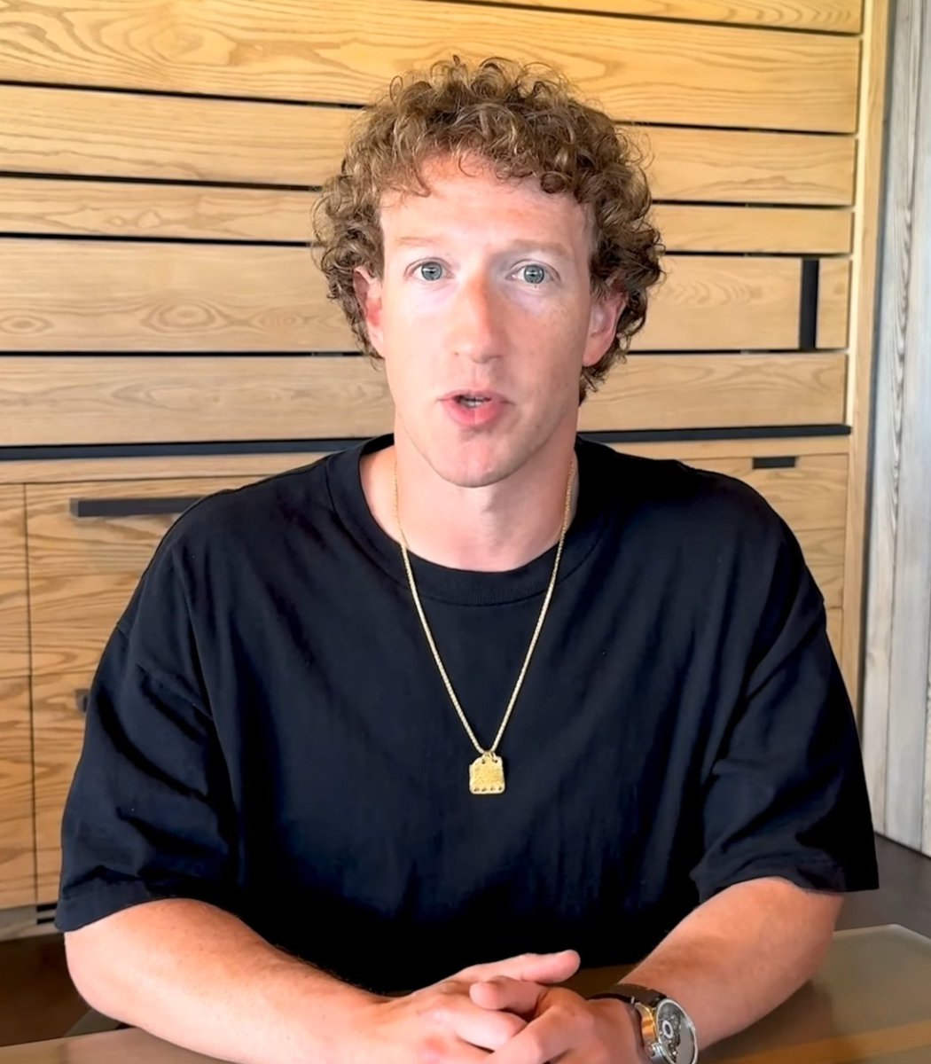 pubity's tweet photo. Mark Zuckerberg has purchased a gothic castle in Ireland that was built in 1830.

It's worth over $23,000,000 and comes with 440 acres of land. https://t.co/VCP5X7Zfev