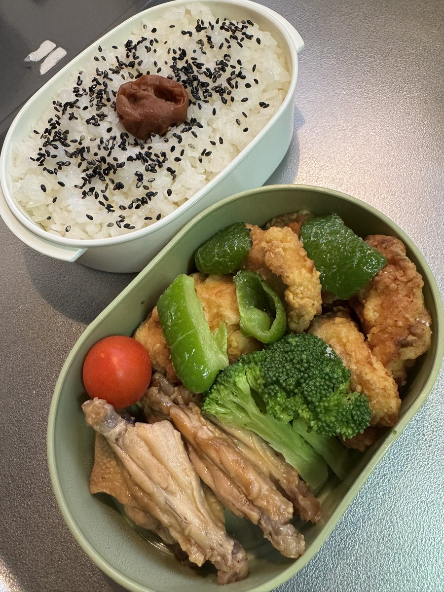 1_jojojojojojo's tweet photo. 昨夜の残り物と合わせたら、鶏づくしになってしまいました
#jojo弁当
#仕事日和
#ガンバリマショー https://t.co/M8sv5lYVxR
