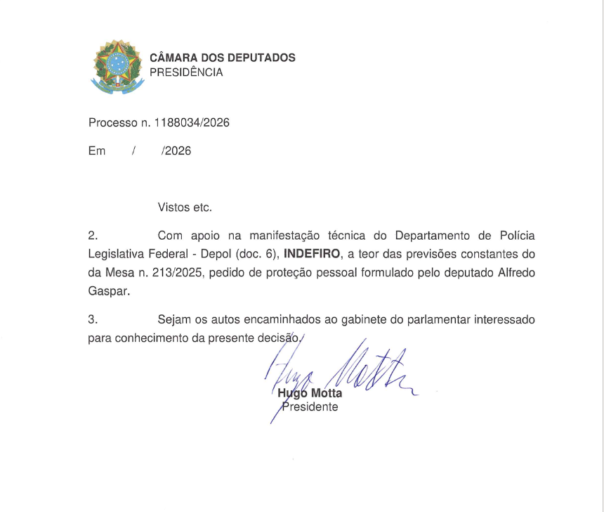 TheIncorrupt_'s tweet photo. 🗣️GRAVE | Hugo Motta nega proteção da Polícia Legislativa a Alfredo Gaspar

O presidente da Câmara dos Deputados, Hugo Motta, indeferiu o pedido de proteção pessoal apresentado pelo deputado federal e candidato a vice-presidente Alfredo Gaspar (PL-AL).

Com mais de 20 anos de atuação no Ministério Público, Gaspar foi duas vezes procurador-geral de Justiça e secretário de Segurança Pública de Alagoas. Segundo o parlamentar, a solicitação ocorreu diante da maior exposição provocada pela campanha eleitoral.

“Não vou recorrer da decisão. Agora vou confiar na avaliação do presidente Hugo Motta de que não corro nenhum risco. Estarei nas ruas, continuando meu combate ao crime organizado e à corrupção, com minha coragem e a proteção de Deus”, afirmou Gaspar.