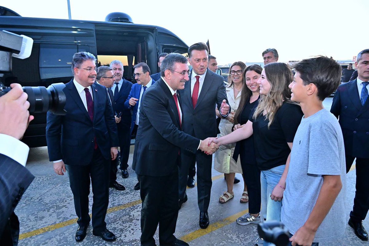 NebiHatipoglu's tweet photo. Yoğun geçen Eskişehir programımızın son durağında, Cumhurbaşkanı Yardımcımız Sayın Cevdet Yılmaz’ı Eskişehir Organize Sanayi Bölgemizde bulunan Europen üretim tesislerimizde ağırladık.

Tesislerimizi birlikte gezerek üretim kapasitemiz, sağladığımız istihdam, ihracat faaliyetlerimiz ve önümüzdeki döneme ilişkin yatırım hedeflerimiz hakkında kendilerine bilgi verdik.

Nazik ziyaretleri, yakın ilgileri ve sanayimize verdikleri kıymetli destek için Sayın Cevdet Yılmaz’a teşekkür ediyorum.