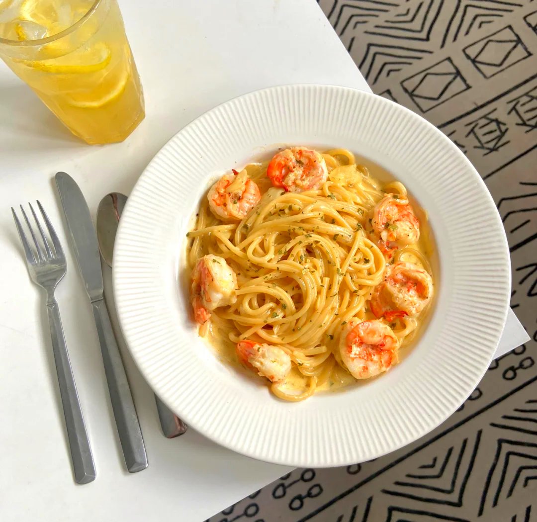 AshaMahannsnu's tweet photo. Homemade garlic butter shrimp  toss with pasta u0026 fresh parsley – 15 mins total, way better than takeout! https://t.co/vDIZYnnkw8