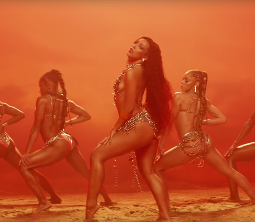 MiniGoblinVT's tweet photo. Is anybody else absolutely FERAL over @DojaCat in the Woman music video? 🥵 SHEEEEEEEEEEESH. https://t.co/mQm6zaUInh