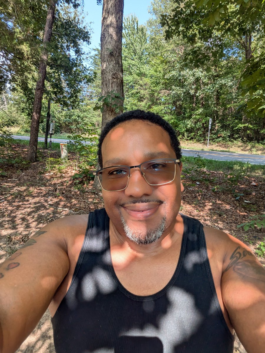 Gotcha196's tweet photo. It feels so damn good when you can be yourself and be genuinely happy without having to fake no damn smiles. Happiness is a choice. Don't disturb my peace💯💯💯 https://t.co/uRS3r08sGI