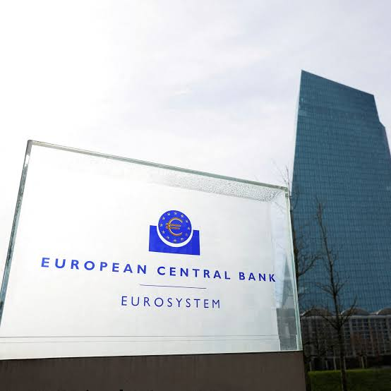 HedgieMarkets's tweet photo. 🦔Five ECB economists warned that an AI market correction is likely whether current valuations are justified or not. They studied every major tech revolution and found the same boom-then-correction pattern each time, even when the technology was transformative. European households hold about €440 billion in Mag 7 stocks through index funds and pensions. The ECB said policymakers have less room to cushion a correction now than during dot-com. Their line: a US AI correction would not remain a US problem.

My Take
The ECB isn't saying AI is fake. They're saying the technology can work and the stocks can still crash, because that's what happened with railroads, electricity, and the internet. The tech survived every time. The investors who bought at the top didn't. Lucent made the equipment that built the internet, dominated the market, and lost 98% of its value when the financing behind the buildout collapsed. Nvidia sells the chips that build AI and is now guaranteeing the leases and financing the purchases of its own customers. The technology was legitimate both times. The financial structure around it was not.

€440 billion in European retirement savings is exposed to Mag 7 stocks through index funds, and the same concentration exists in US 401k target-date funds. If you hold an S&P 500 index fund, roughly 30% of it is in a handful of AI companies. The ECB flagged that the tools to respond to a correction are weaker now than in 2000. Rates are high, deficits are blown out, and the fiscal room to cushion anything has shrunk. That means if the correction comes, the people holding these stocks through their retirement accounts absorb more of the loss than they did last time, with less help on the other side.

Hedgie🤗