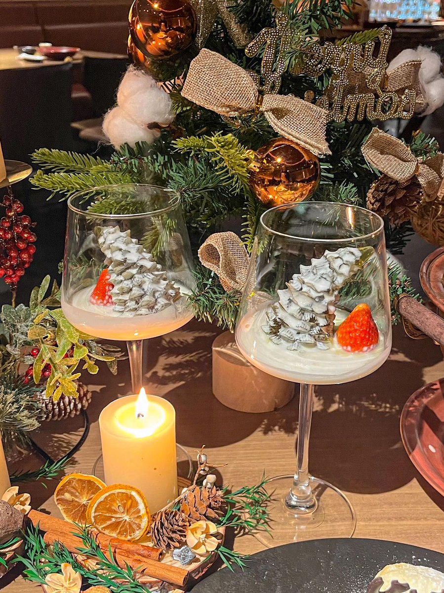 NanceeViscdex3's tweet photo. [Tonight’s the night—lights strung, hot cocoa steams, and the room is full of the kind of warmth that only holidays bring.  Merry Christmas to everyone’s favorite chaos (and cozy)!]， https://t.co/qKQNJZw9Ur