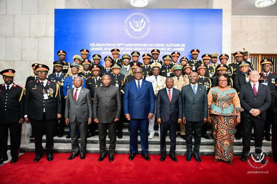 djumbijo's tweet photo. Ce jeudi 20/8/ 26, le Palais du Peuple a abrité la clôture de l’année académ 2025-2026 et l’ouverture dela session 2026-2027, marquant les 10ans du Collège des Hautes Études de Stratégie et de Défense (CHESD),une institution d’excellence ayant formé 1692cadres civils, militaires, https://t.co/CuUH6MHc6V