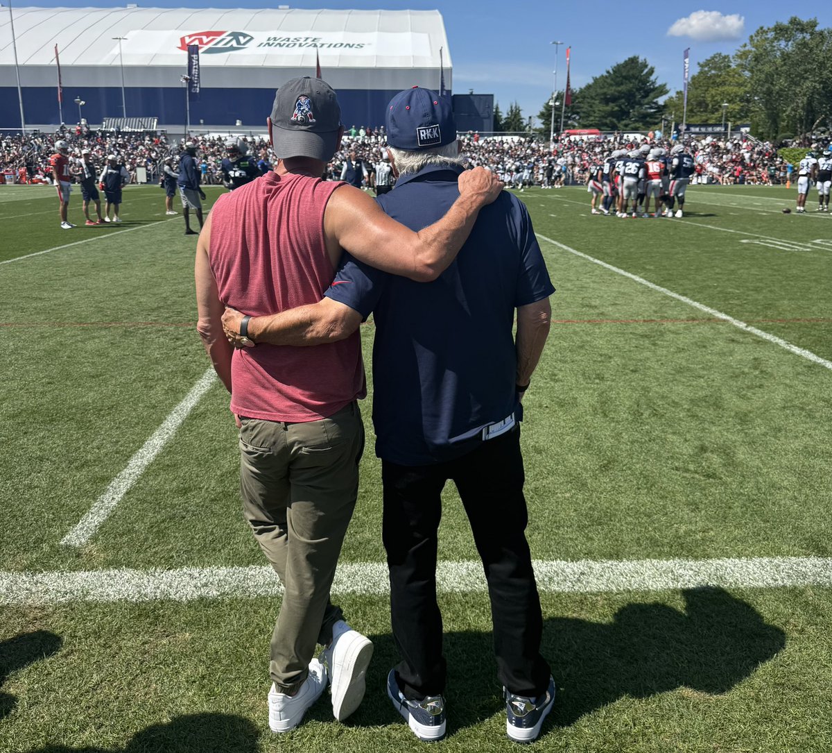 kennychesney's tweet photo. Thanks to Robert Kraft, Jonathan Kraft, Mike Vrabel and the New England @Patriots for having me at training camp this morning. Now I’m ready for football season. Brings a whole new meaning to Boys of Fall. https://t.co/KHla074ZoD