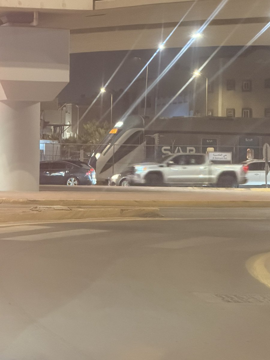 KHLDOONI's tweet photo. @SARNorthEast ما سبب توقف القطار بالتقاطعات داخل الاحساء في كل رحلة ؟ https://t.co/uMSFvcTmR3