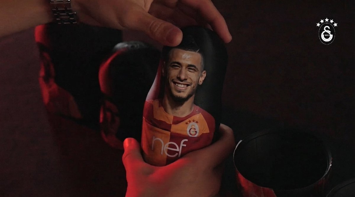 Khalbimalum's tweet photo. @ynsbelhanda @GalatasaraySK Seninde kalbimizde yerin var kral... 💛❤️ https://t.co/MOa9LH7s9T