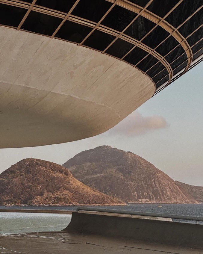 vistaaura222's tweet photo. Niterói Contemporary Art Museum, Brazil https://t.co/kGfBQV5JCO