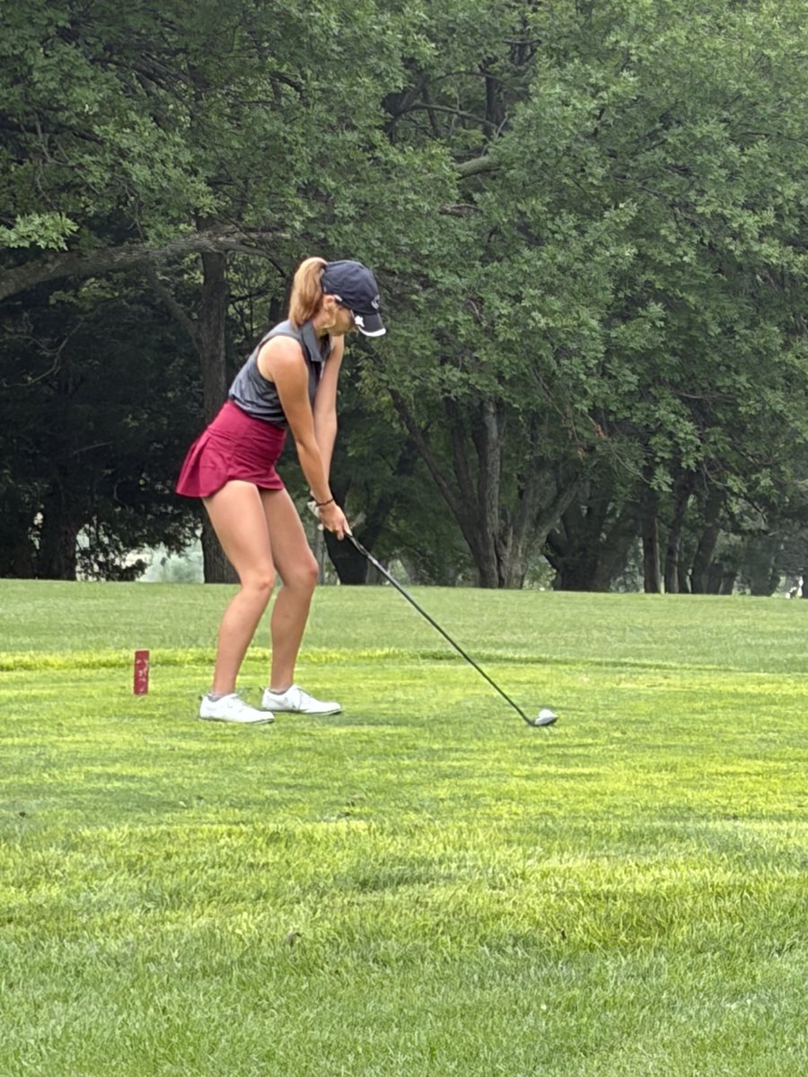3434TheAnchor's tweet photo. The @Discvererway Girls Golf Team starting their season at Elks. https://t.co/qcz5QjhLGh