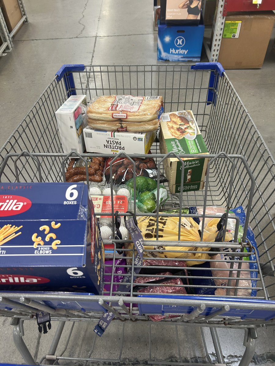 tickleRex's tweet photo. Fuck adulthood #ebt https://t.co/eUo3i12rSB