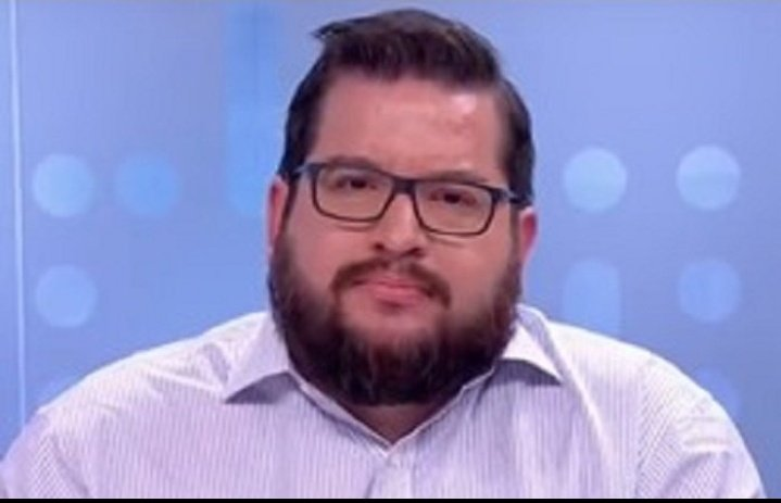 La_contumaz's tweet photo. Cristian viendo que la grasa del Estado no acabó, sino que aumentó https://t.co/cNTD0CGBL9