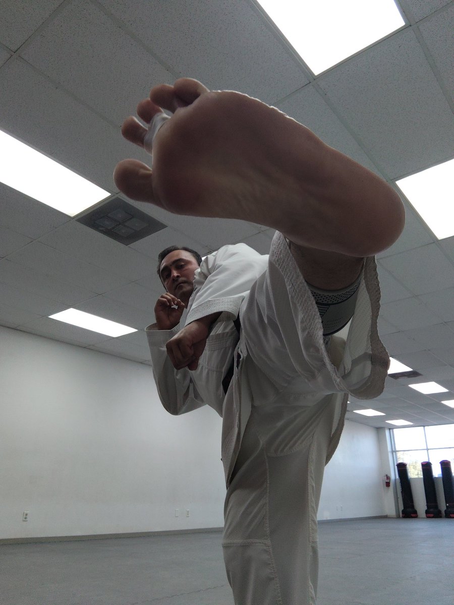 Frederickv77726's tweet photo. Ninja time 🥋👊🦶

https://t.co/Zs0iR2gLfl

#feet #gayfeet #malesolesfetish #footdom #guyfeet #malefeet #karatefeet #guyfoot #feetmen #menfeet #guytoes #malefootfetish https://t.co/c0idKNIkHi