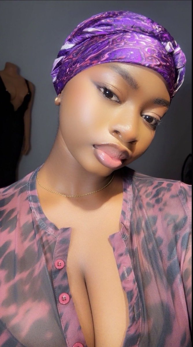 thebagirl1's tweet photo. My scarves hate to see me coming 😄🙈 https://t.co/2IIiVkE3fB