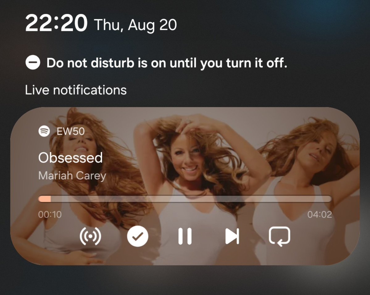 faatymae's tweet photo. Scrolling through X and listening to OBSESSED ⭐️ https://t.co/SQbpNMyNiq