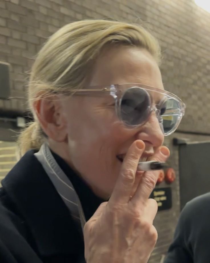 lydiatarspet's tweet photo. I love how Cate Blanchett always tries to hide that she smokes, but she even holds a marker as if it was a cigarette https://t.co/l0wiA26lMC