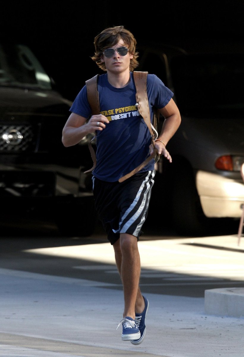 archivezanessa's tweet photo. August 20, 2007: Zac at a gym in Los Angeles, California https://t.co/5abMhlsaMh