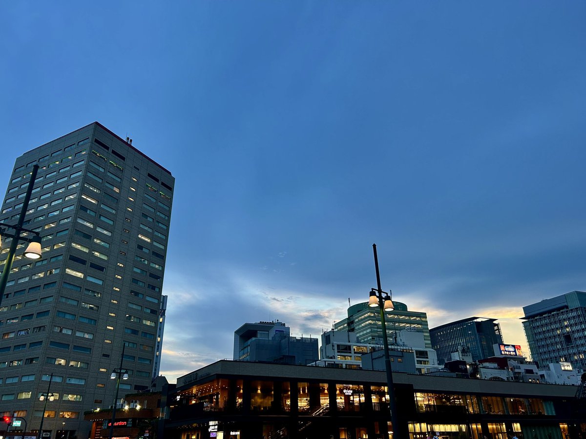 sumire07211's tweet photo. 昨日の夕空 https://t.co/rBDXFRdKWo