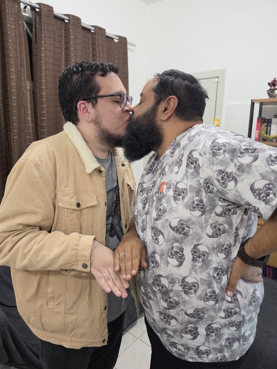 Deafentft's tweet photo. Como começou / Como estamos agora https://t.co/FeBT5veA9k