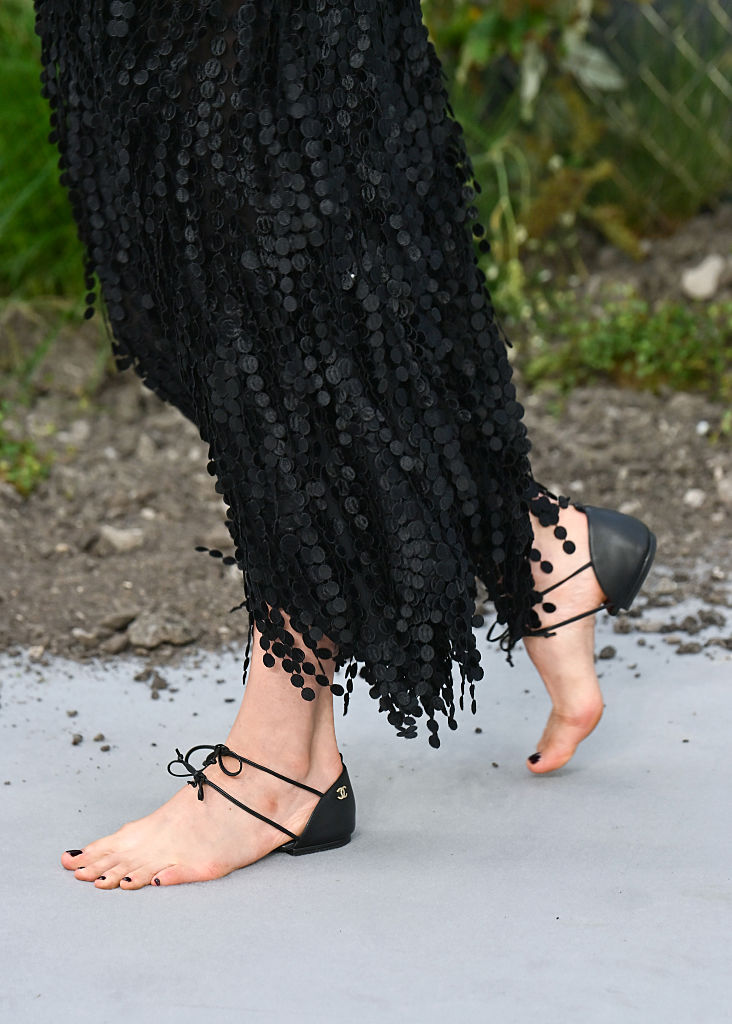 HYPEBEAST's tweet photo. The barefoot sandal is Chanel's most interesting shoe right now. Margaret Qualley agrees.

What do you think? https://t.co/uoUOuGmBq0