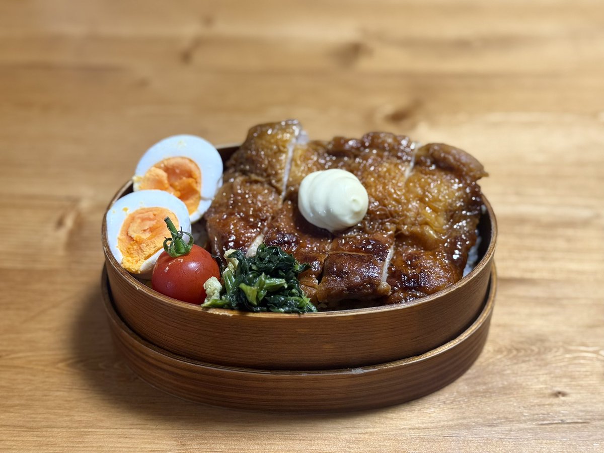 hitoridegohan's tweet photo. おはようございます

今日は照り焼きチキン弁当です🍱
(マヨ必須だよね💦)

行ってきます🚗💨 https://t.co/BkGQMtn7yX