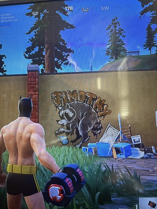 _Jimothyworld's tweet photo. hey guys what is @Fortnite and why is everyone tagging me in it? https://t.co/0ec53XEmfW