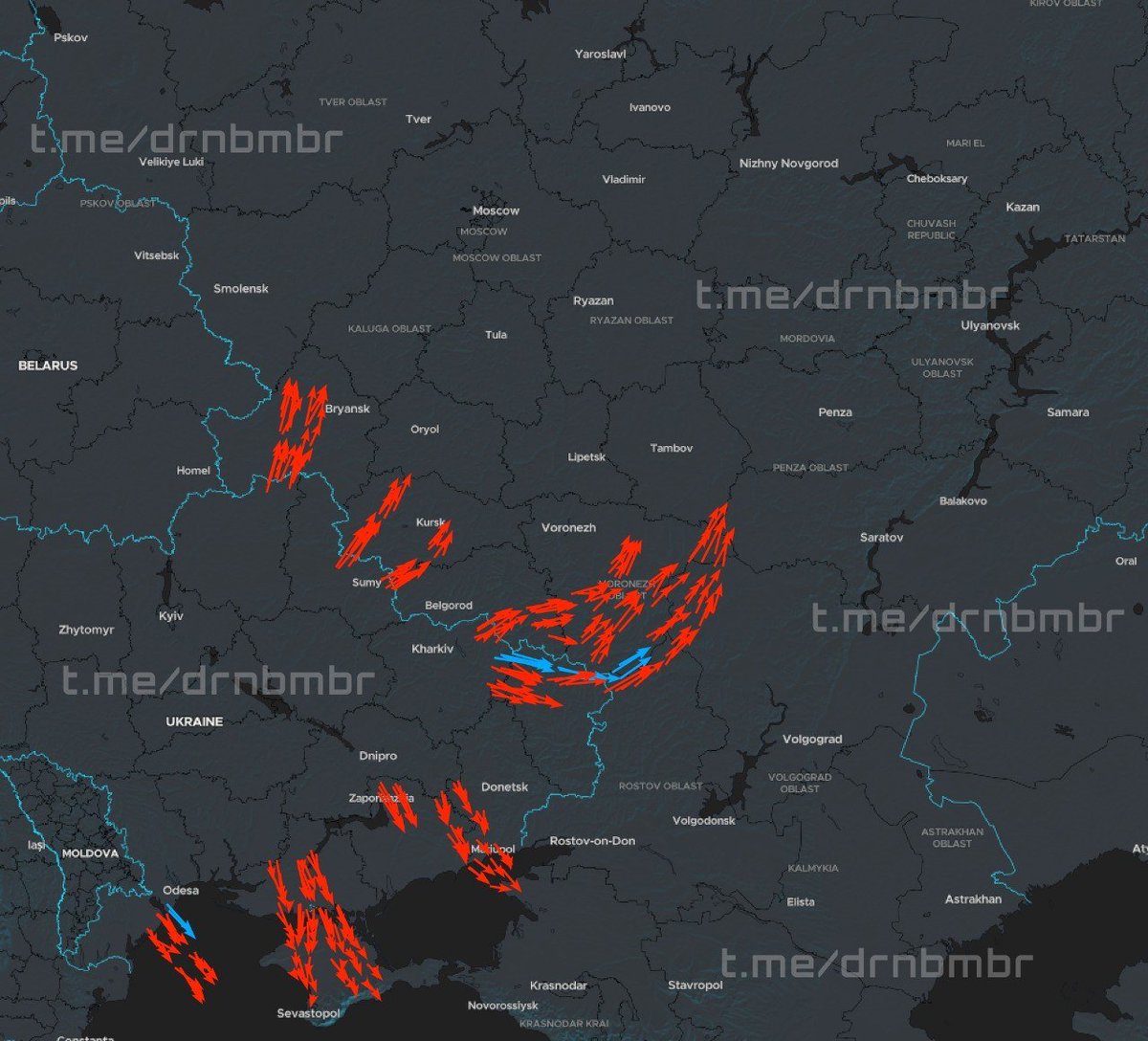 UKikaski's tweet photo. Tonight's marvelous Ukrainian drone strike package includes over 330 prop- (red) and jet-driven UASs.  

Areas currently reporting drones in their air space include:

- Crimea (explosions)
- Tambov
- Volgograd 
- Voronezh | Lipetsk | Tula | Ryazan ➔ Nizhny Novgorod
  
Map: https://t.co/hKF9FOp9x4

#OSINT #Ukraine
