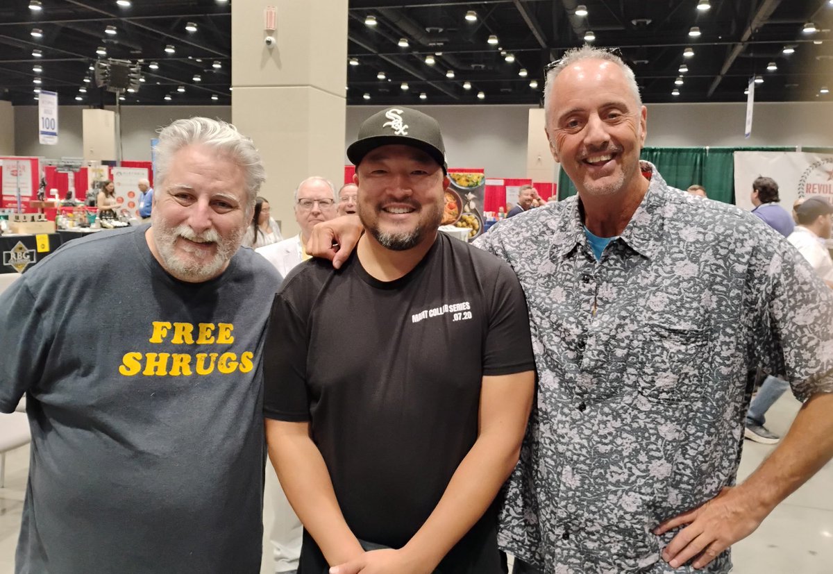 MorningAnimals's tweet photo. Celebrity Chef and proud Oklahoman Kevin Lee could not wait to have his picture taken with @PhilInzinga and Spinozi….actually he was very patient with us, and incredibly chill https://t.co/DdLHRRMTi8