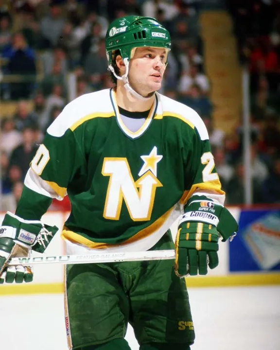 MNMatty's tweet photo. @GregEno This change was Norm Green getting ready for the move down I35.  Those green roadies were great.  Not original 6 great, but still great. https://t.co/tYQLqdMSd1